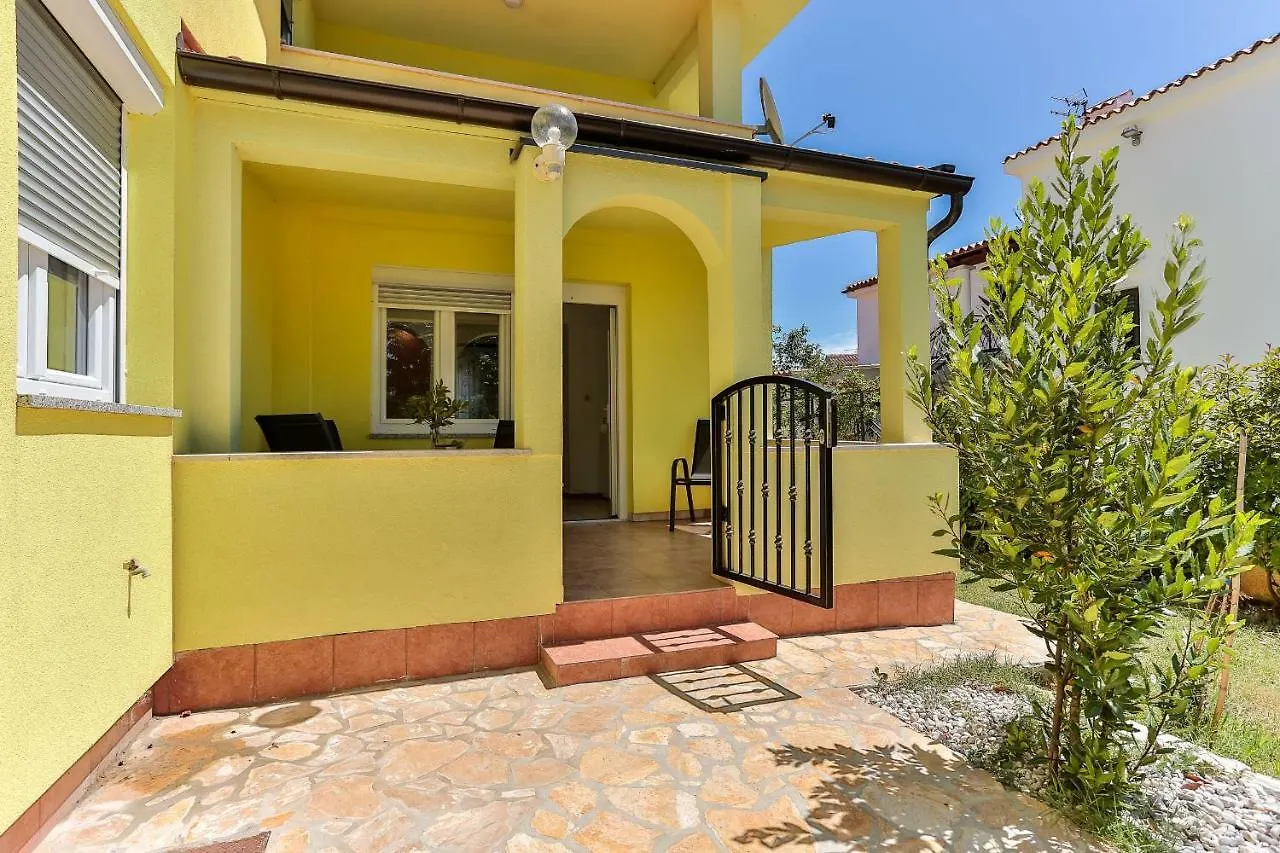 Apartments Dora Victoria Dream Medulin 0*,