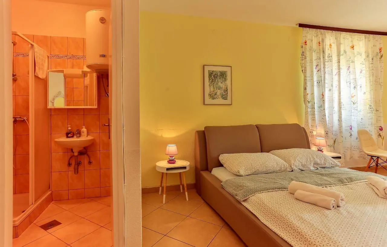 Apartments Dora Victoria Dream Medulin 0*,